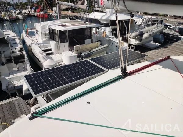 Lagoon 42 - Yacht Charter Sailica