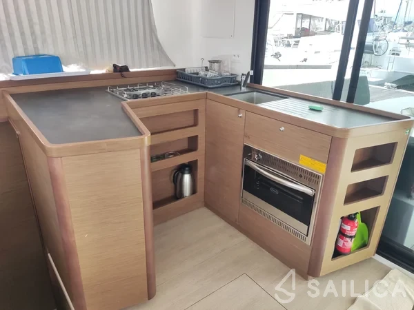 Lagoon 42 - Yacht Charter Sailica
