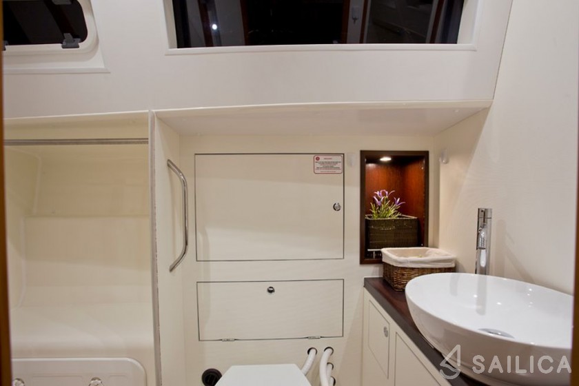 Allures 45 - Yacht Charter Sailica