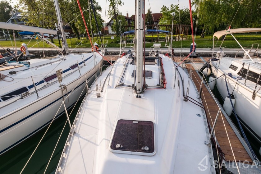 Fuke 37 - Yacht Charter Sailica