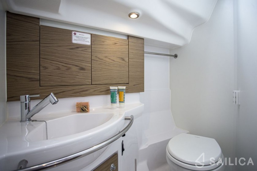 Elan Impression 40 - Yacht Charter Sailica