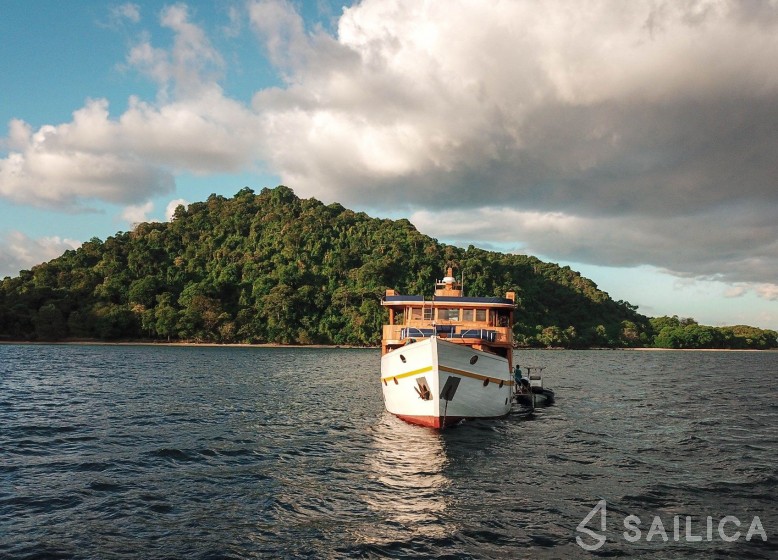 Custom Built - Yacht Charter Sailica