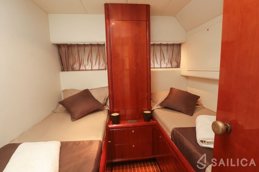 Rizzardi 50 - Yacht Charter Sailica
