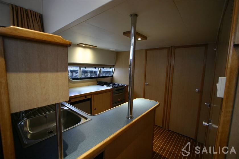 Fermanagh 42 - Yacht Charter Sailica