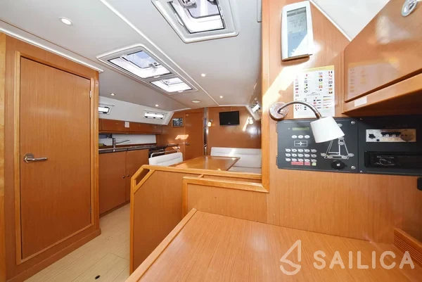 Bavaria 40 Cruiser - Yacht Charter Sailica