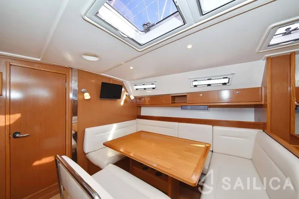 Bavaria 40 Cruiser - Yacht Charter Sailica