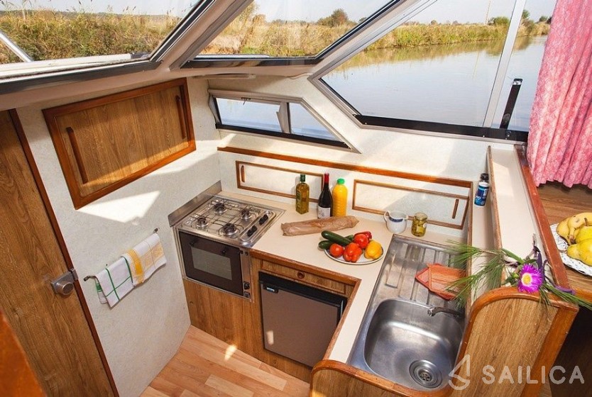 Le Boat Lake Star - Yacht Charter Sailica