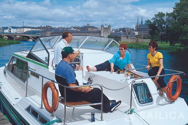 Le Boat Lake Star - Yacht Charter Sailica