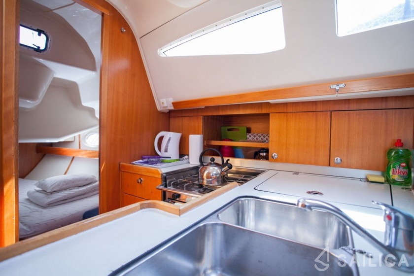 Elan 384 Impression - Yacht Charter Sailica