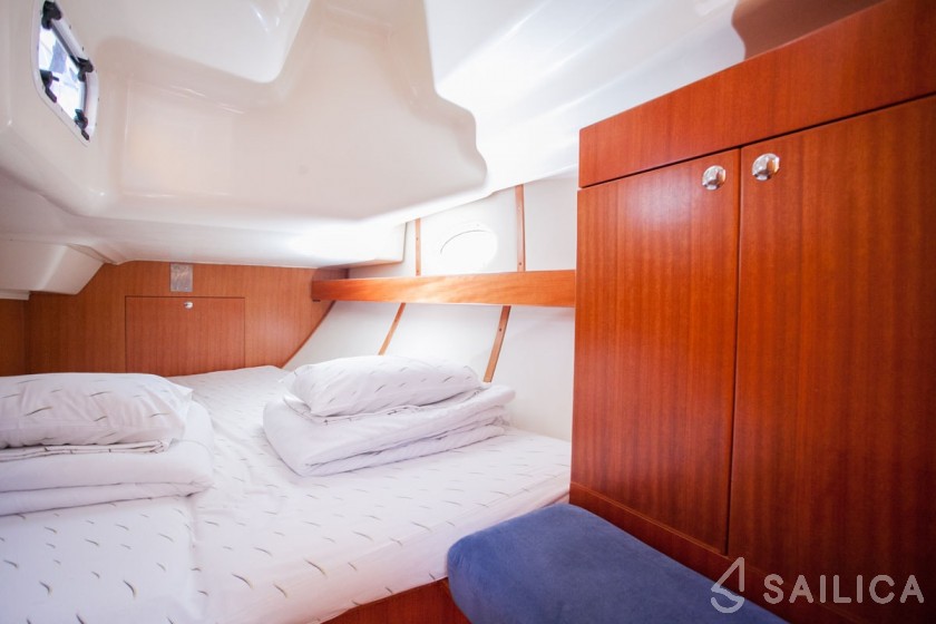 Elan 384 Impression - Yacht Charter Sailica