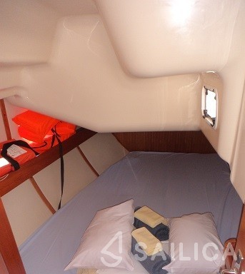 Elan 384 Impression - Yacht Charter Sailica