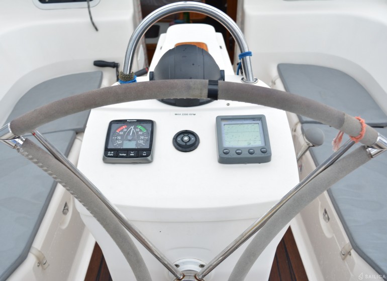 Elan 384 Impression - Yacht Charter Sailica