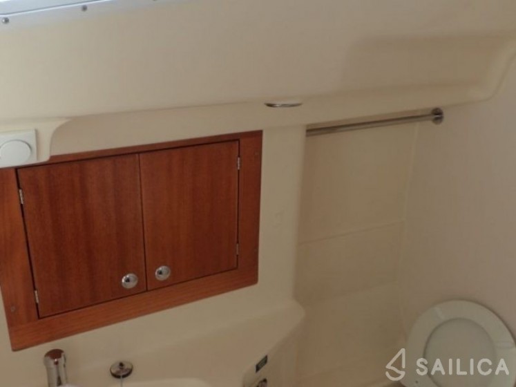 Elan 384 Impression - Yacht Charter Sailica
