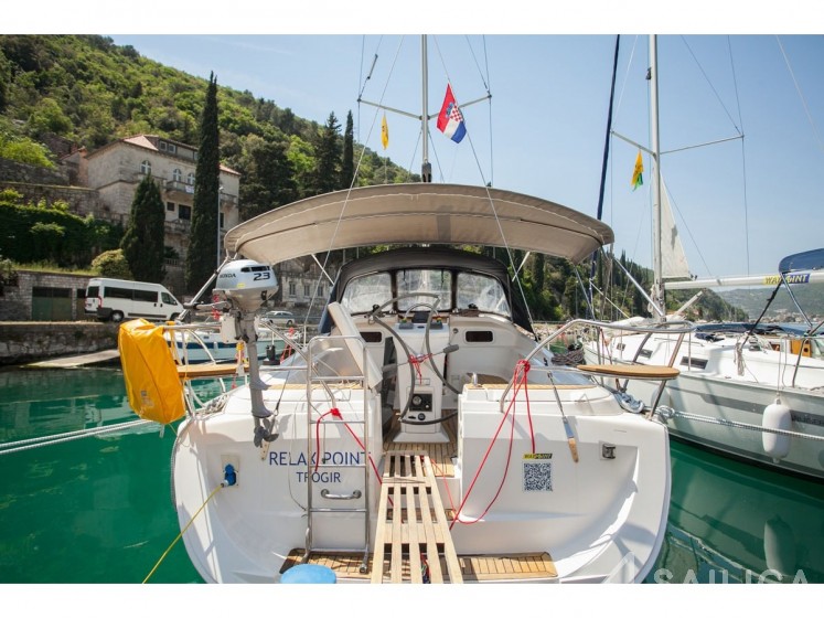 Elan 384 Impression - Yacht Charter Sailica