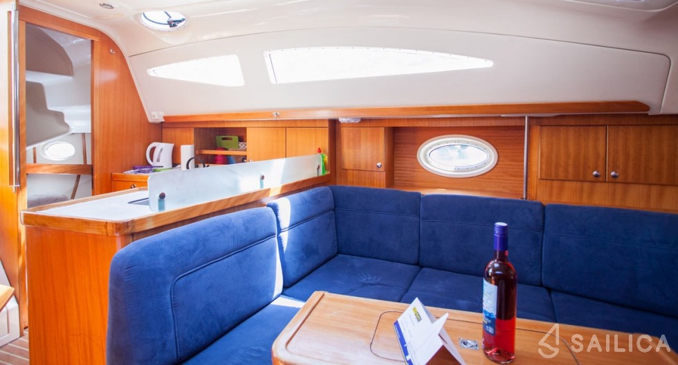 Elan 384 Impression - Yacht Charter Sailica