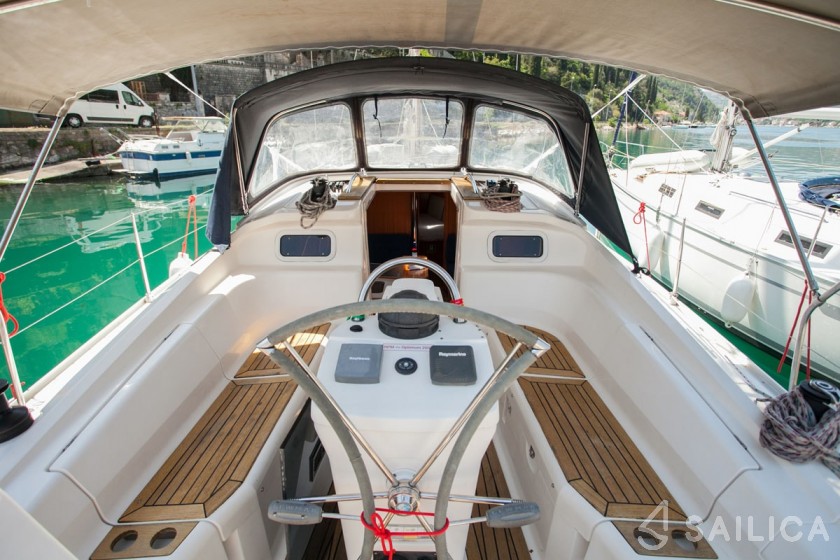 Elan 384 Impression - Yacht Charter Sailica