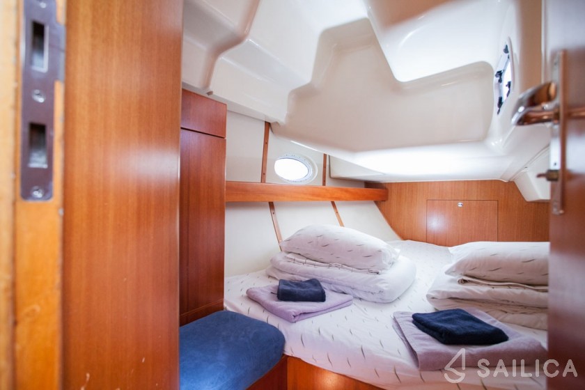 Elan 384 Impression - Yacht Charter Sailica