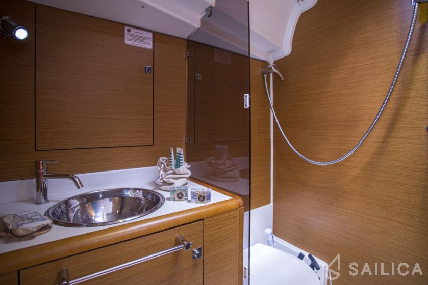 Sun Odyssey 439 - Yacht Charter Sailica