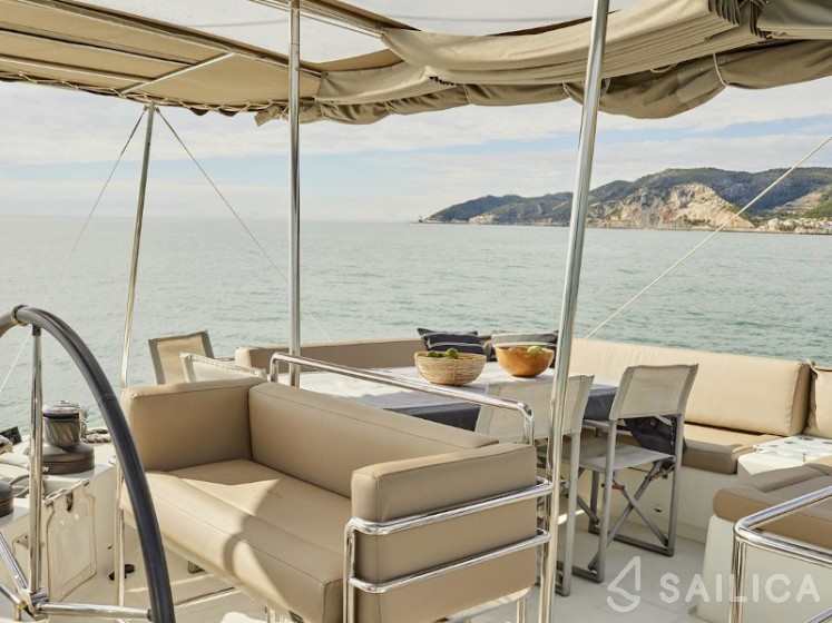 Lagoon 560 - Yacht Charter Sailica