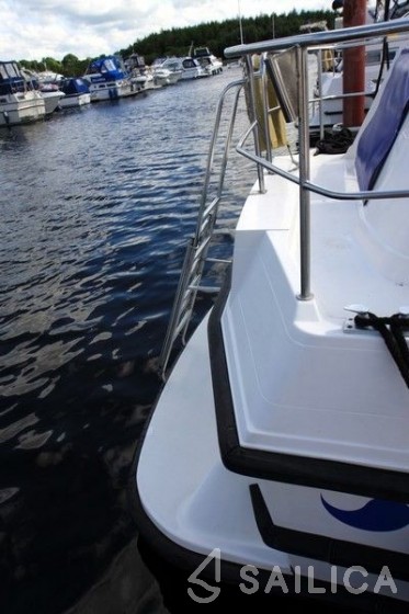 Wave Queen 37 - Yacht Charter Sailica