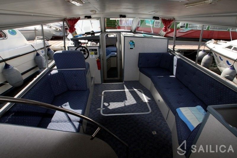 Wave Queen 37 - Yacht Charter Sailica