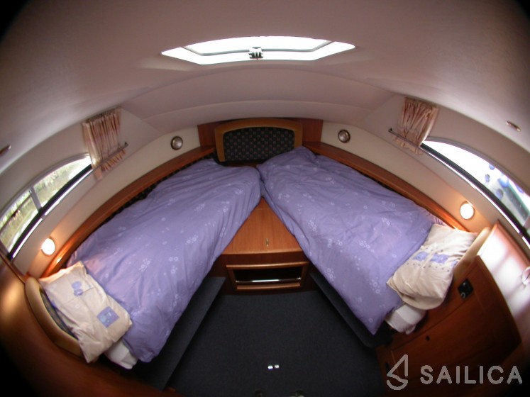 Wexford 36 - Yacht Charter Sailica