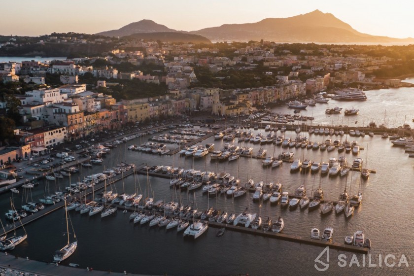 Sun Odyssey 409 - Yacht Charter Sailica