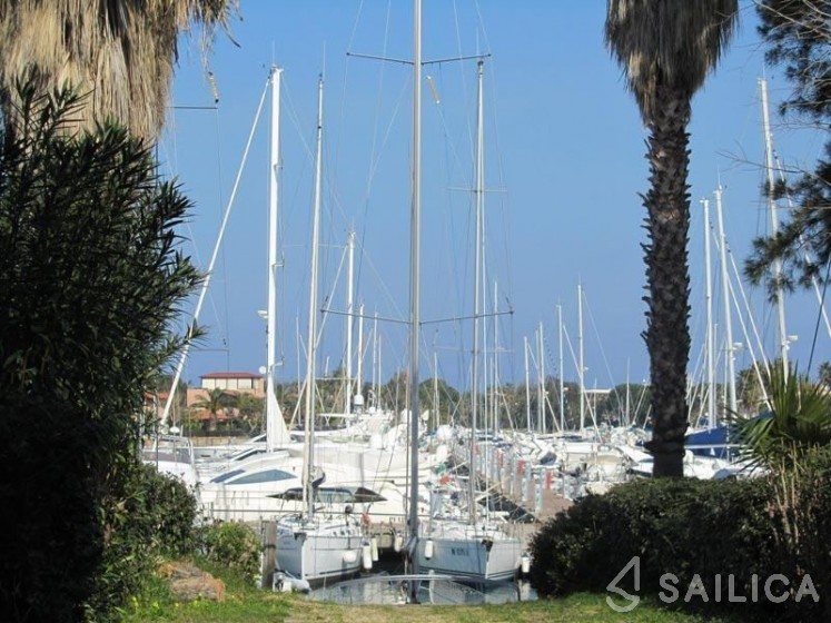 Alloy Yachts 170 - Yacht Charter Sailica