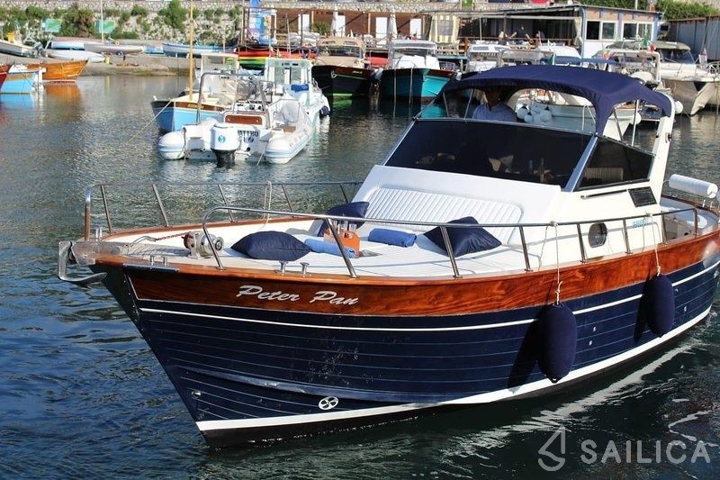 Apreamare 9 - Yacht Charter Sailica