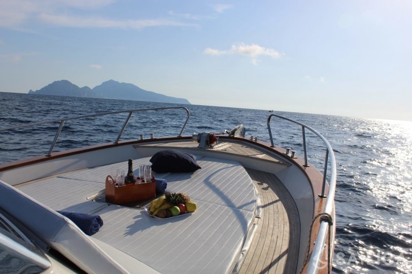 Apreamare 9 - Yacht Charter Sailica