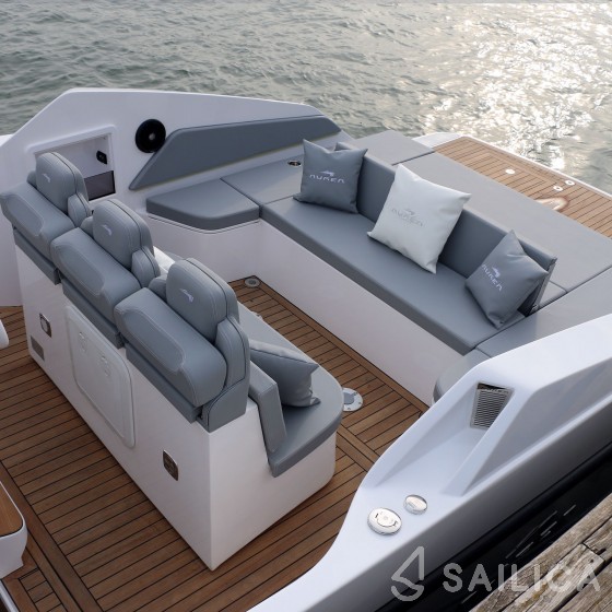 Aurea 30 Cabin - Yacht Charter Sailica