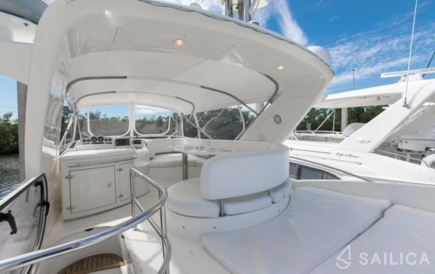 Azimut 50 - Yacht Charter Sailica