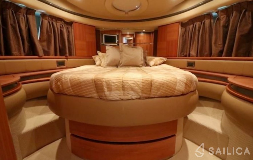 Azimut 50 - Yacht Charter Sailica