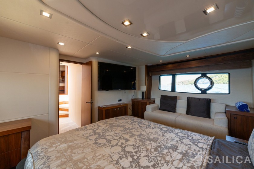 Sunseeker Manhattan 63 - Yacht Charter Sailica