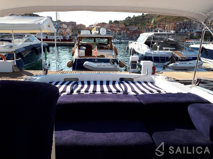 Baia 40 - Yacht Charter Sailica