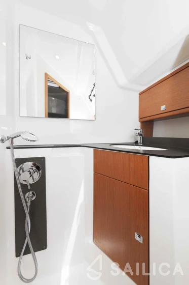 Bavaria 46 Cruiser - Yacht Charter Sailica