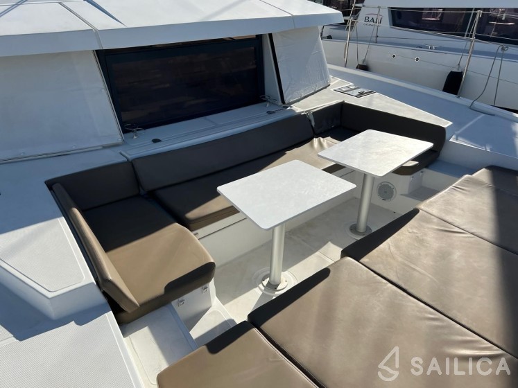 Bali 4.1 - Yacht Charter Sailica