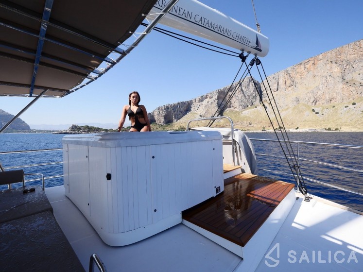 Bali 5.4. - Yacht Charter Sailica