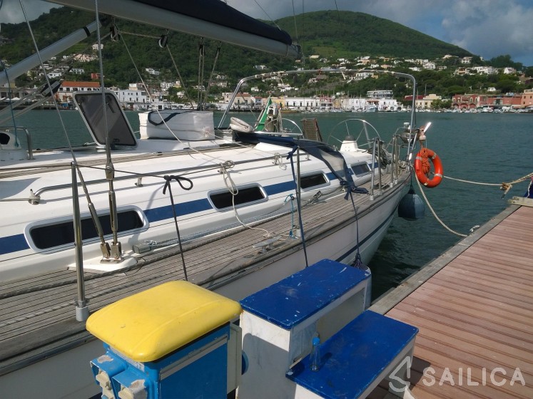 Bavaria 44 - Yacht Charter Sailica