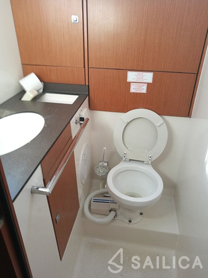 Bavaria 46 Cruiser - Yacht Charter Sailica