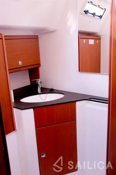 Bavaria 46 Cruiser - Yacht Charter Sailica