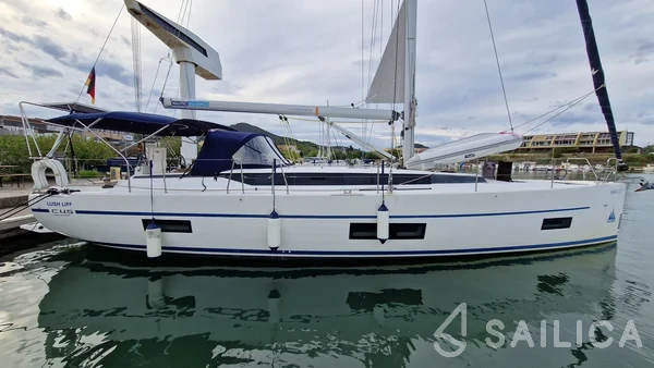 Bavaria C45 - Yacht Charter Sailica