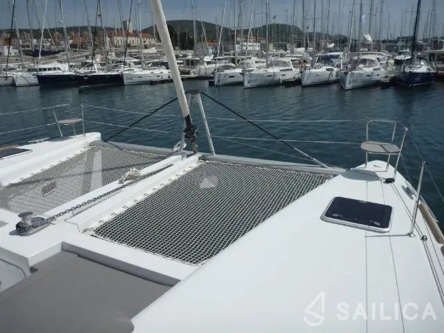 Lagoon 450 S - 4 + 2 cab. - Yacht Charter Sailica
