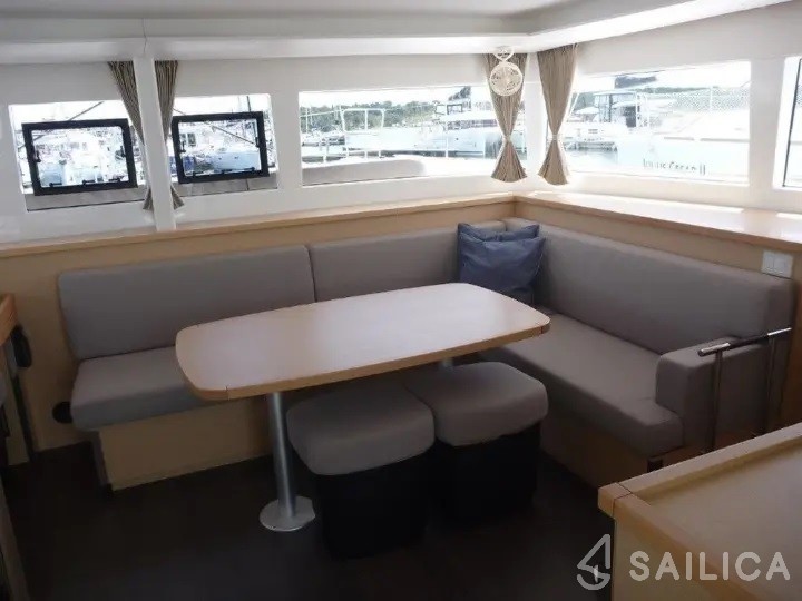 Lagoon 450 S - 4 + 2 cab. - Yacht Charter Sailica