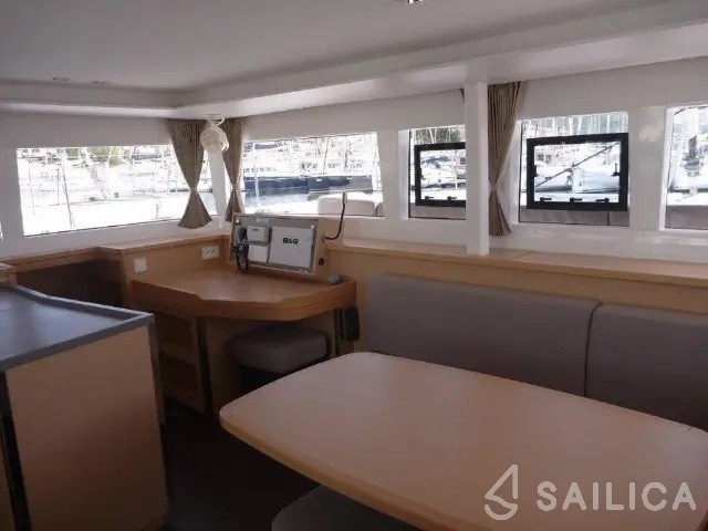 Lagoon 450 S - 4 + 2 cab. - Yacht Charter Sailica