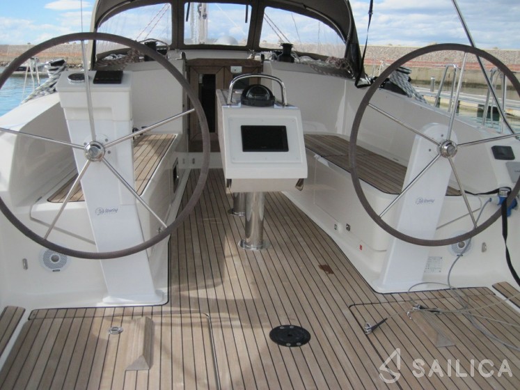 Bavaria 41 Cruiser - Yacht Charter Sailica