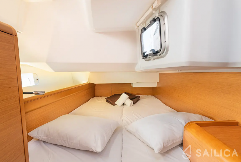 Sun Odyssey 449 - Yacht Charter Sailica