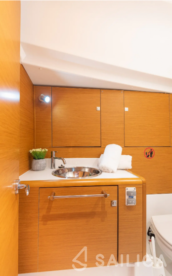 Sun Odyssey 449 - Yacht Charter Sailica