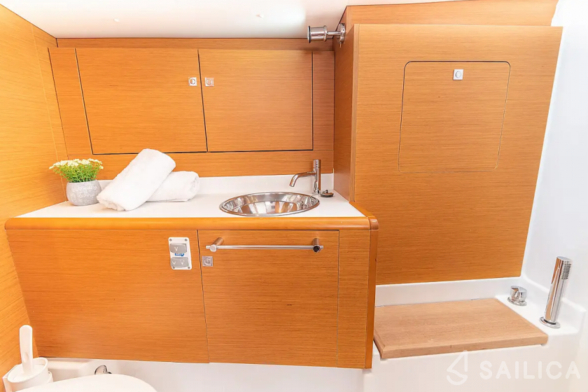 Sun Odyssey 449 - Yacht Charter Sailica