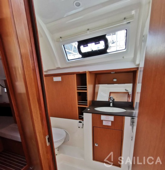 Bavaria 41 Cruiser - Yacht Charter Sailica